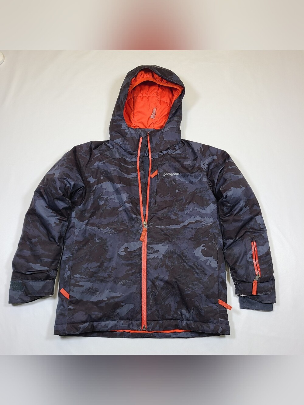 E1 Patagonia H2No SNOWSHOT SKI  Snowboard  Jacket BOYS Youth Size M 10 CAMO